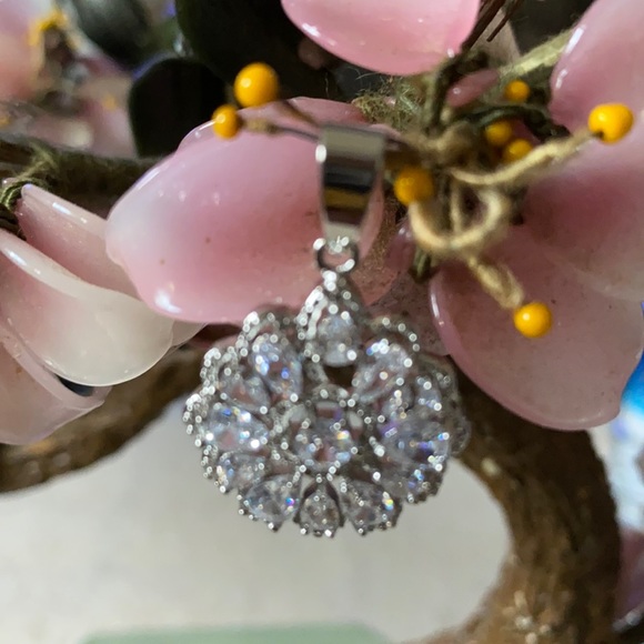 Vintage 925 white sapphire pendent